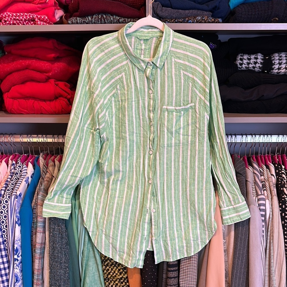 Aerie green/white striped linen blend long sleeve 1 pocket button down shirt XS